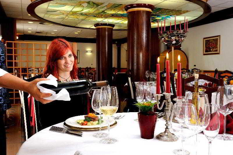 Lipa, Hotel & Bistro نوفا جوريكا المظهر الخارجي الصورة